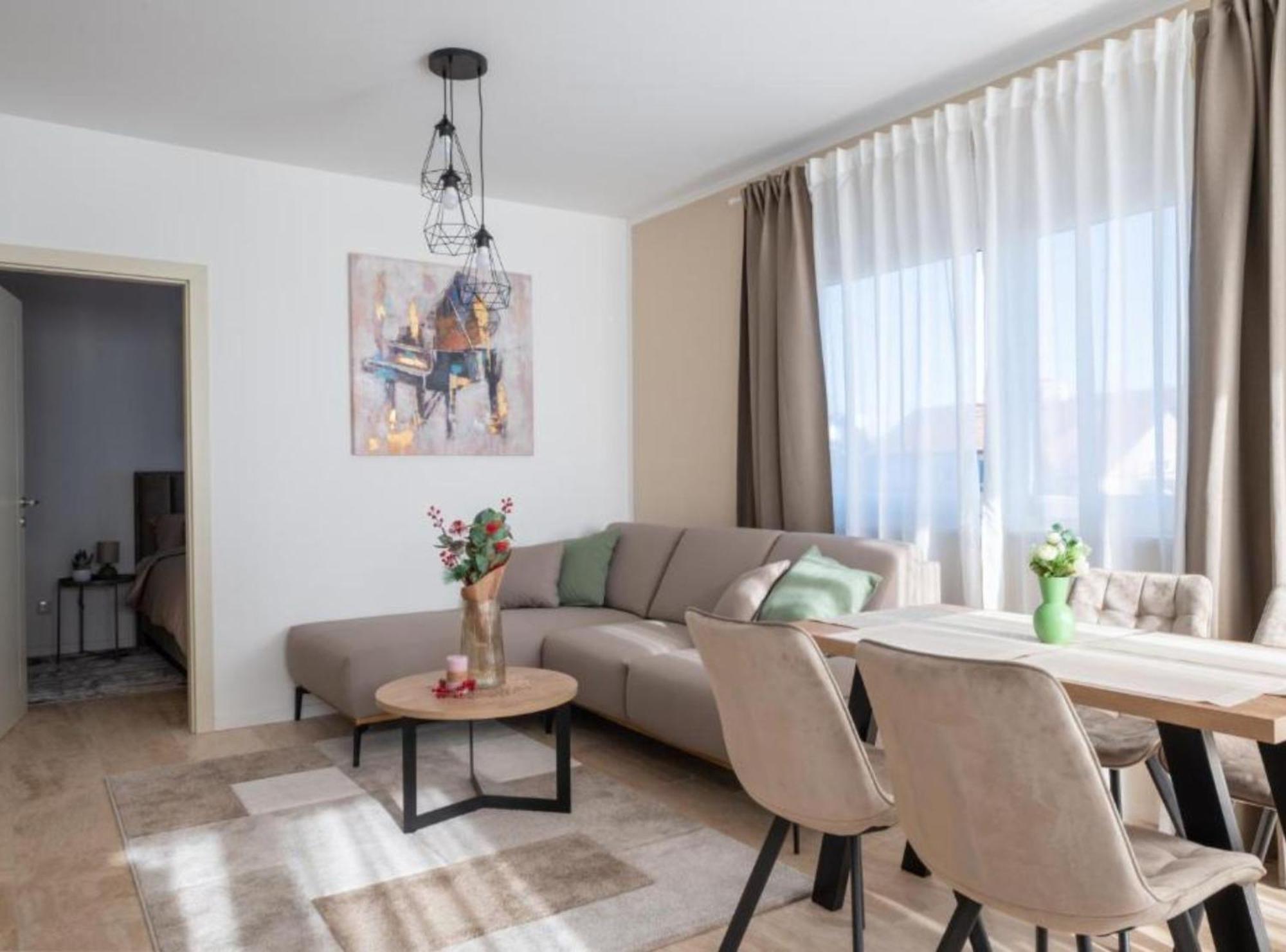 Apartment Kona - Free Parking & Self Check-In Ivanja Reka Exteriör bild