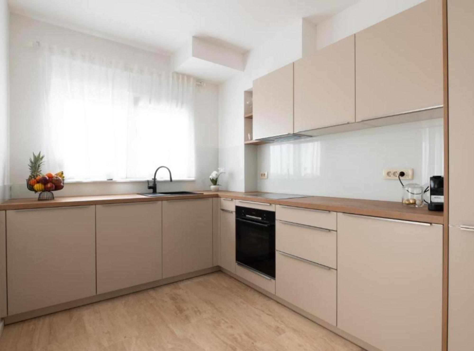Apartment Kona - Free Parking & Self Check-In Ivanja Reka Exteriör bild