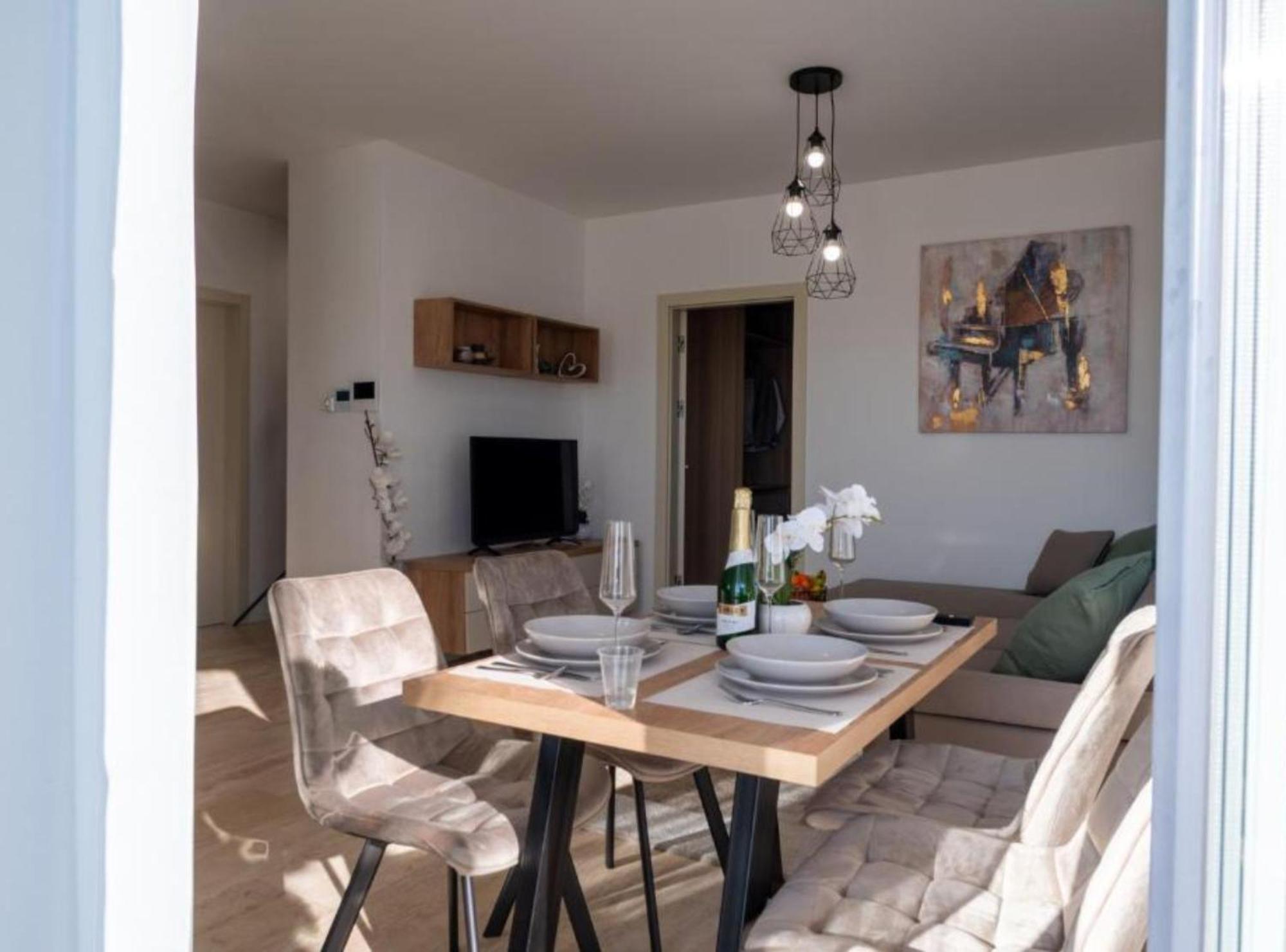 Apartment Kona - Free Parking & Self Check-In Ivanja Reka Exteriör bild